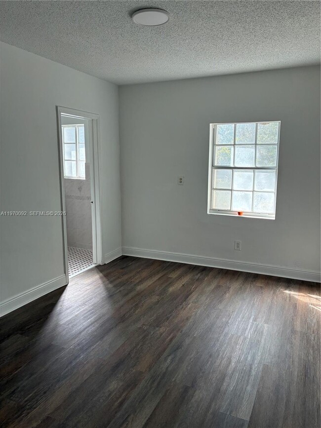 Building Photo - 750 NE 86th St