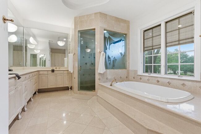 Building Photo - 4407 W Dale Ave