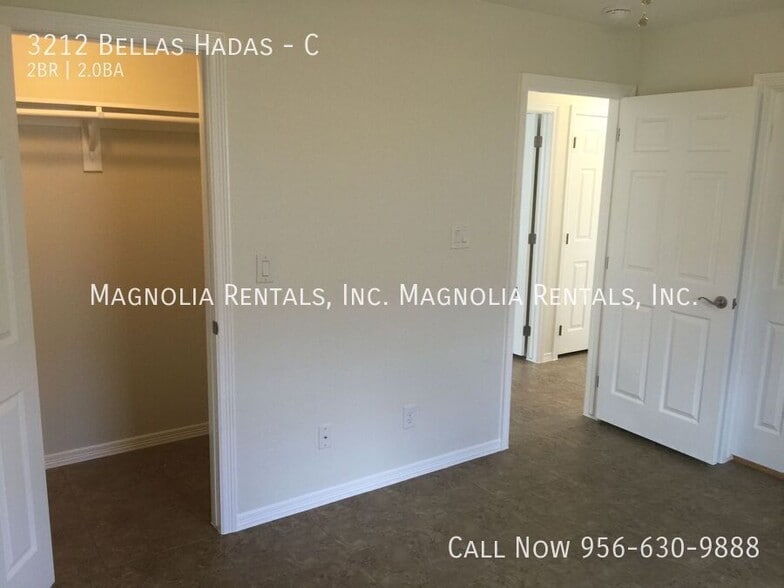 Building Photo - 3212 Bellas Hadas St