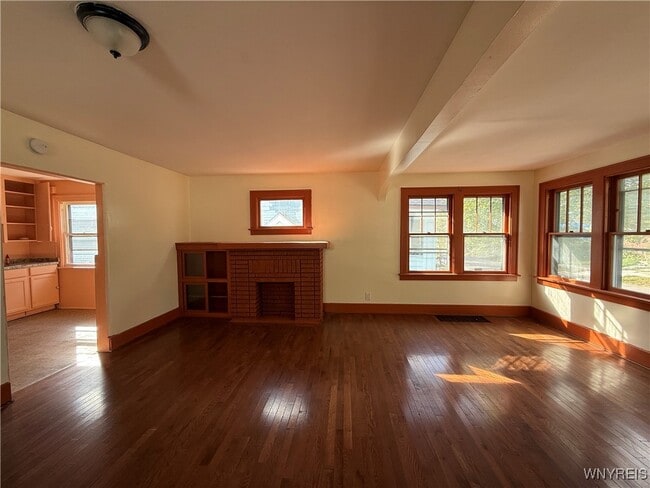 Building Photo - 549 Lisbon Ave