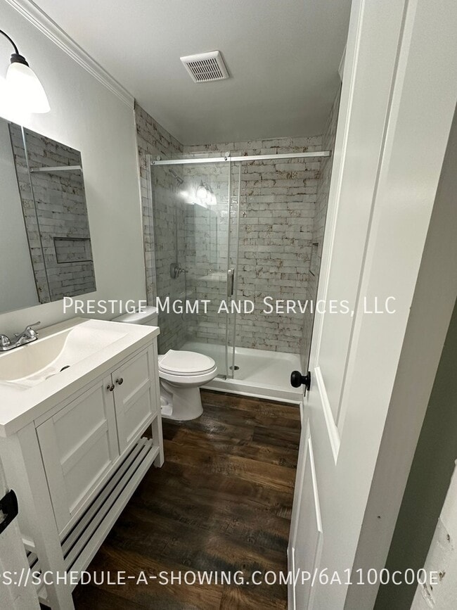 Building Photo - 319 Devonwood Ct