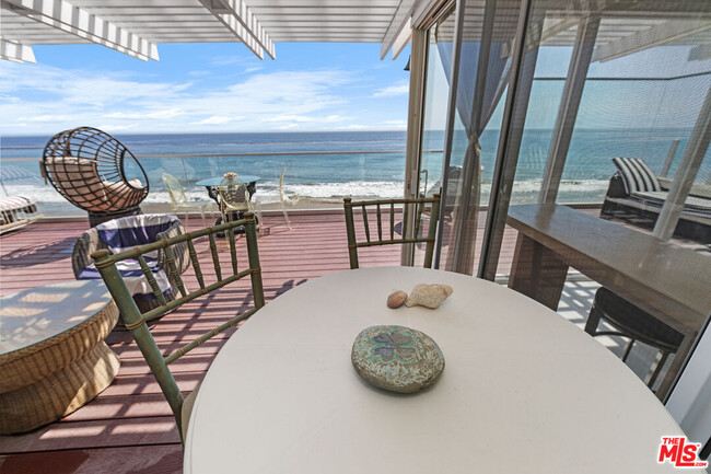 Building Photo - 27060 Malibu Cove Colony Dr