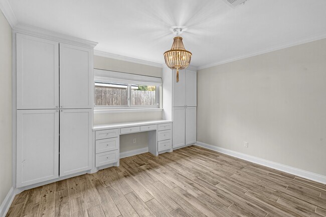 Building Photo - 10211 Candlewood Dr