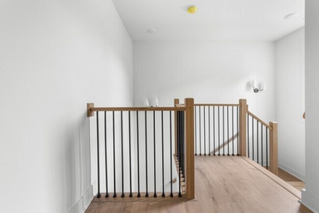 Building Photo - 1814 Stewart Pl