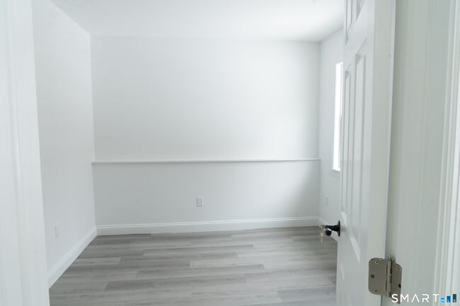 Building Photo - 21 Oven Rock Rd