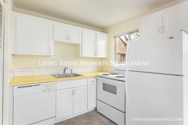 Building Photo - 1416 SE 32nd Pl