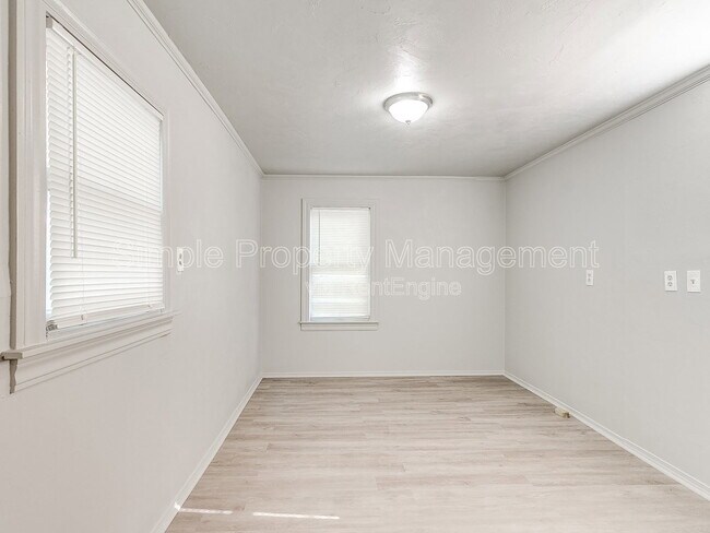 Building Photo - 912 NW 98th St