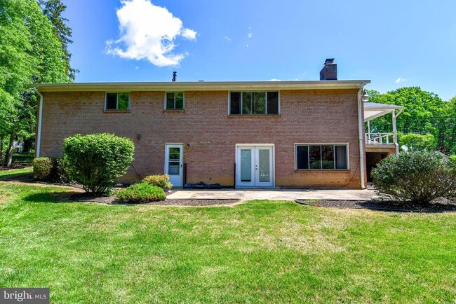 Building Photo - 4842 Randolph Dr