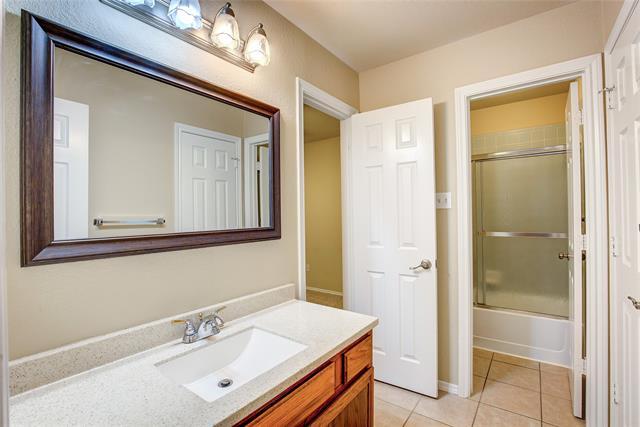 Building Photo - 535 Raintree Cir
