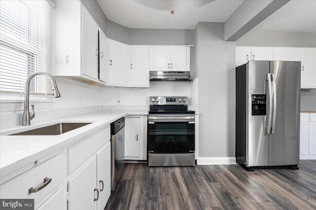 Building Photo - 303 Miles Rd