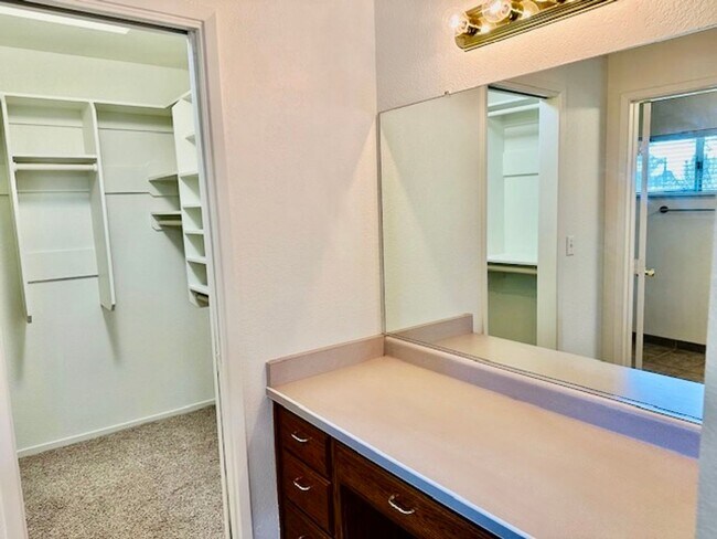 Building Photo - $3,300 Fowler & Shepherd, 4 Bed / 2.5 Bath...