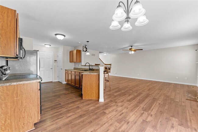 Building Photo - 467 Parkgate Dr