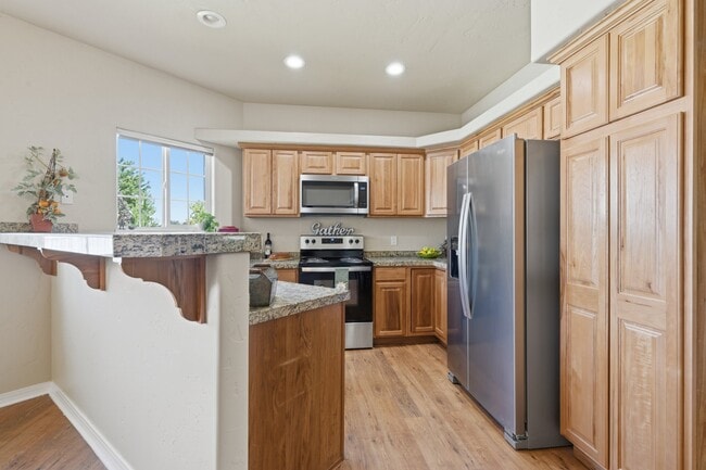 Building Photo - 1285 Claremont Dr