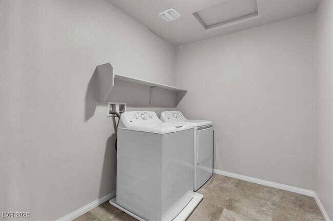 Building Photo - 487 Via Renata