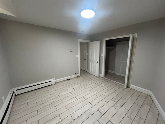 Building Photo - 1 Heard St