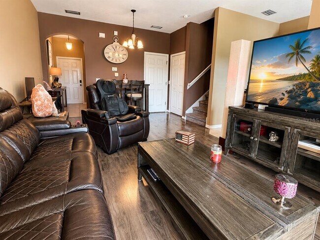Building Photo - 1720 Retreat View Cir