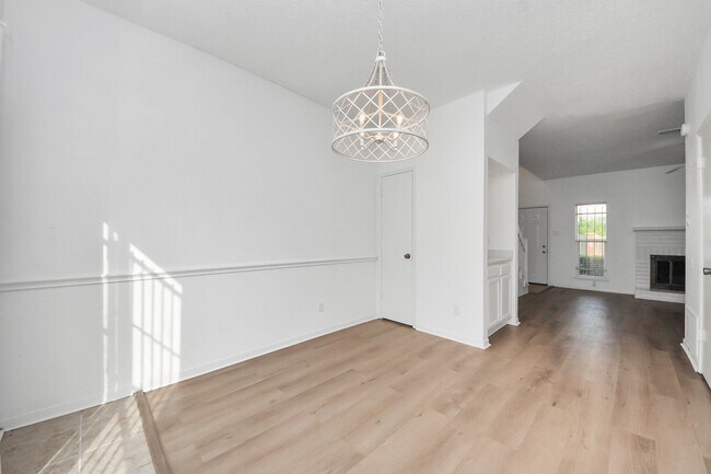 Building Photo - 12500 Brookglade Cir