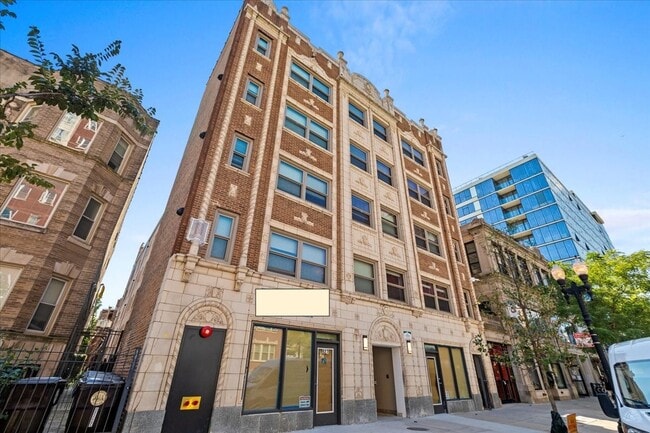 Primary Photo - 927 W Wilson Ave