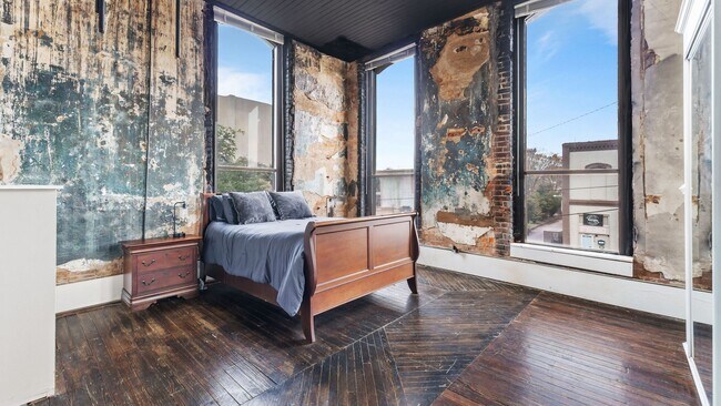 Building Photo - Downtown Loft for Lease