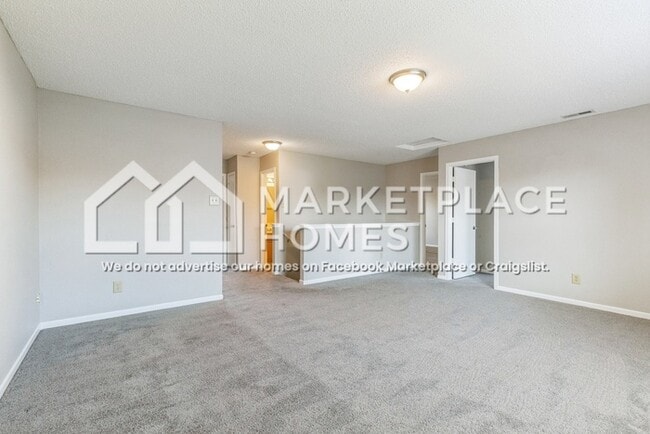 Building Photo - 10760 August Dr