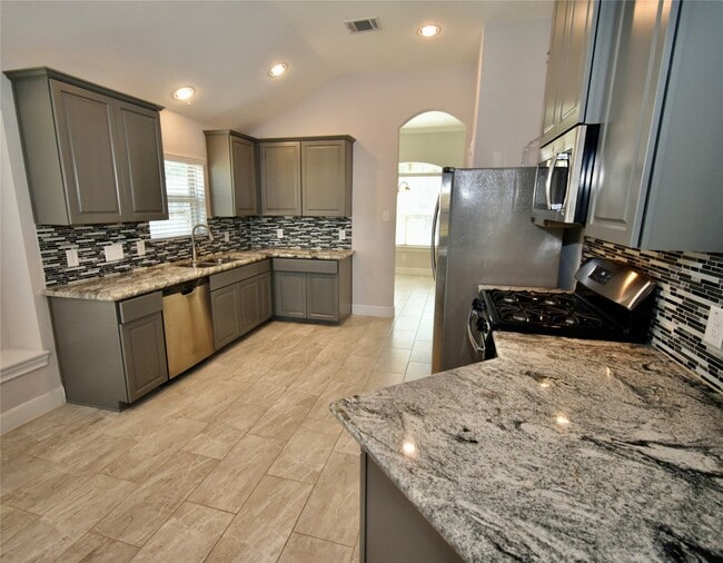 Building Photo - 18226 Willow Edge Dr