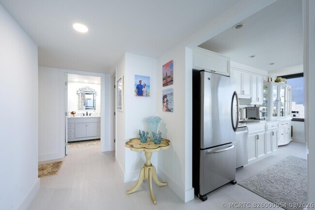 Building Photo - 3589 S Ocean Blvd