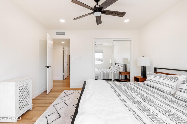 Building Photo - 6844 E Hubbell St