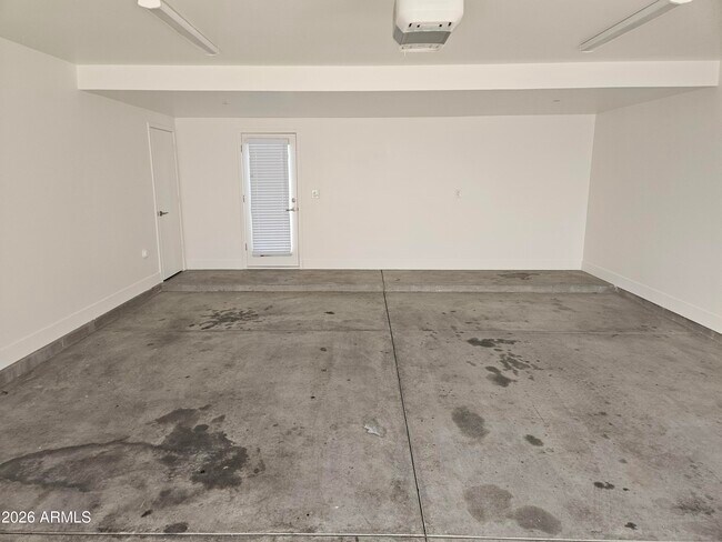 Building Photo - 309 S Roosevelt St