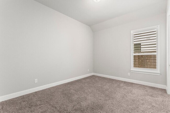 Building Photo - 40 Venetia Grove Dr