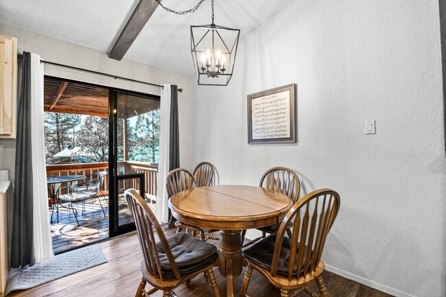 Building Photo - 103 Racquet Pl