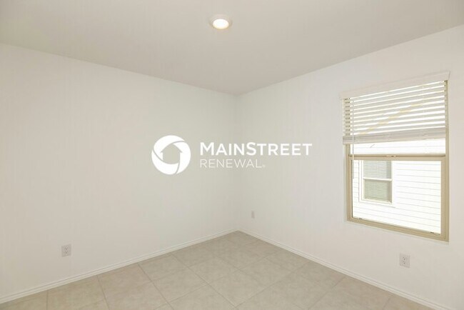Building Photo - 4 Bedroom Pet-Friendly Home in Fort Worth, TX with Main Street Renewal