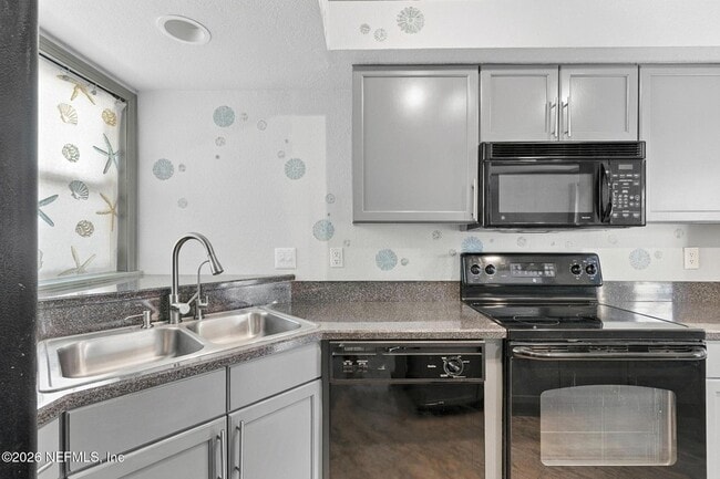 Building Photo - 788 Sandpiper Ln