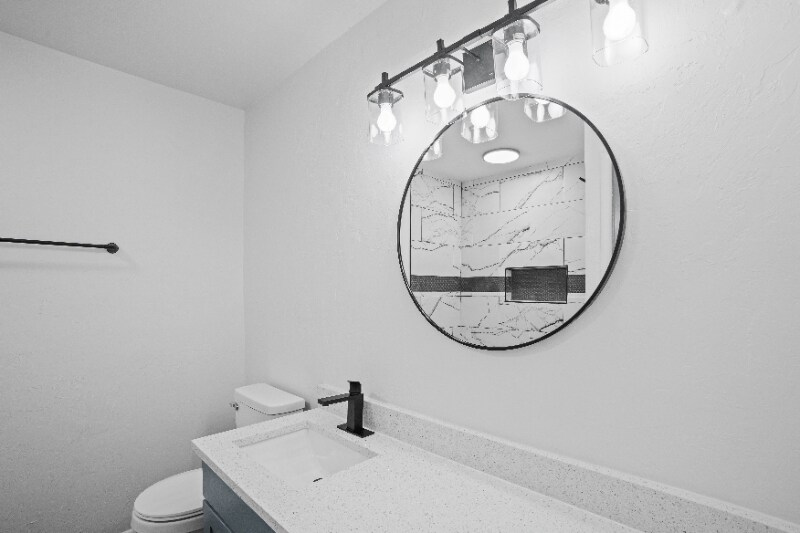 Building Photo - 513 Manor Dr