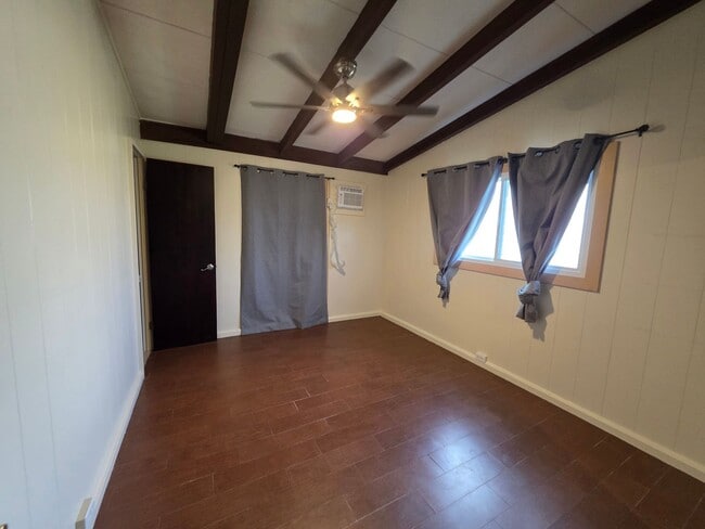 Building Photo - AVAILABLE NOW! 3 bed, 1.5 bath with 2 parking in Kailua.