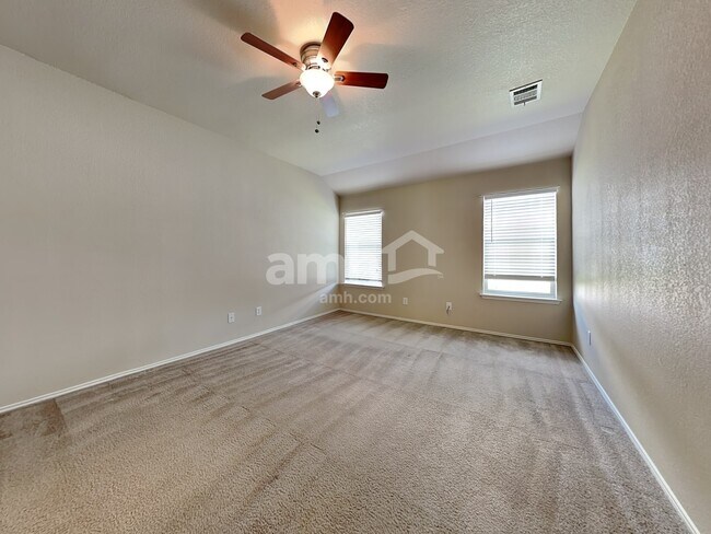 Building Photo - 721 Nancy Dr