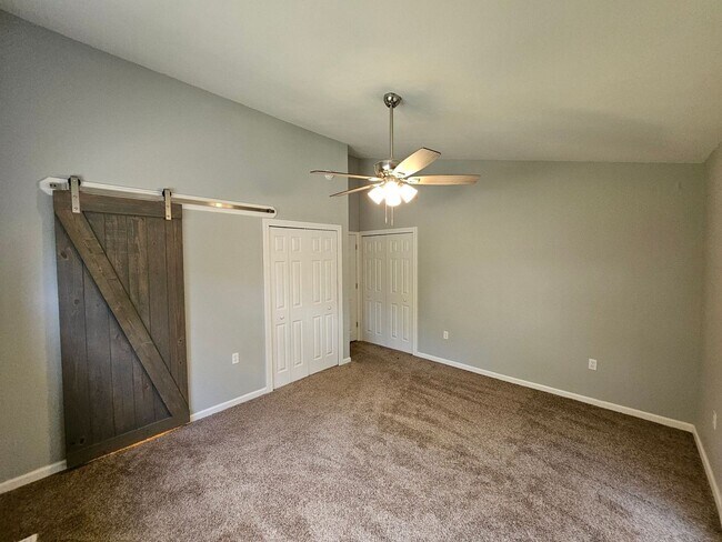 Building Photo - 403 S Texas St