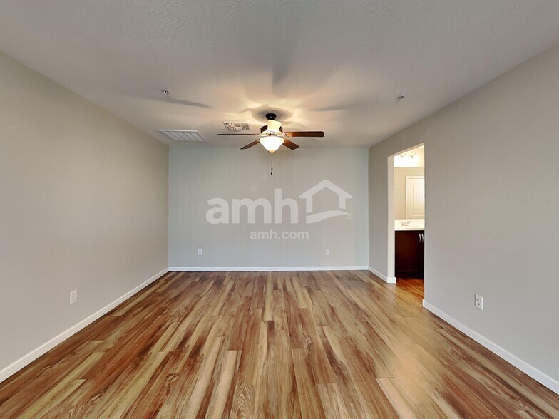 Building Photo - 20715 W Stone Hill Rd