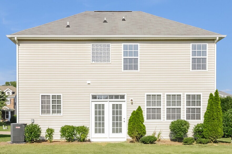 Building Photo - 123 Sleeper Car Ln