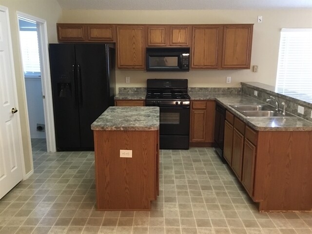Building Photo - 2609 Ensenada Ln