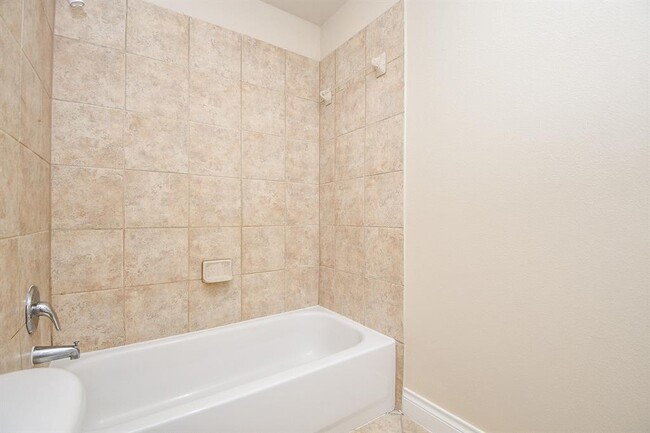 Building Photo - 14210 Mopan Springs Ln