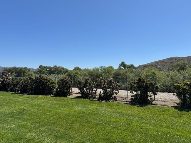 Building Photo - Perimeter location with great views - Leis...