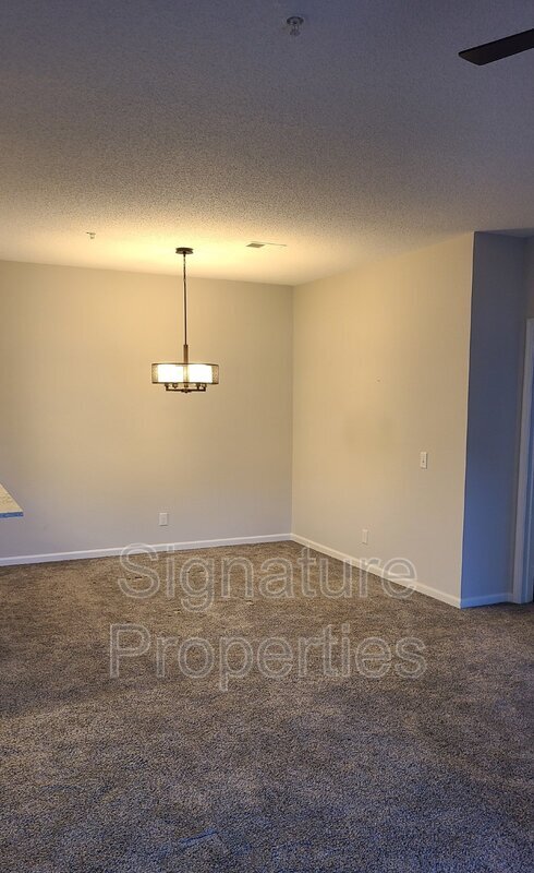 Building Photo - 9410 Links Ln