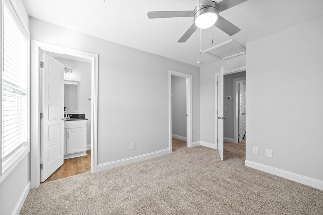 Building Photo - 919 Martin St