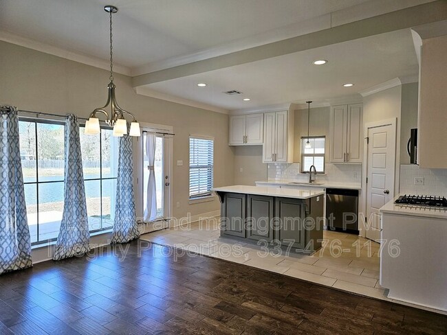 Building Photo - 30195 Sanctuary Blvd