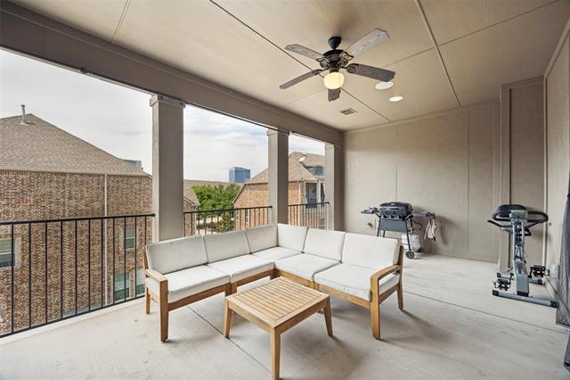 Building Photo - 7919 Parkwood Blvd