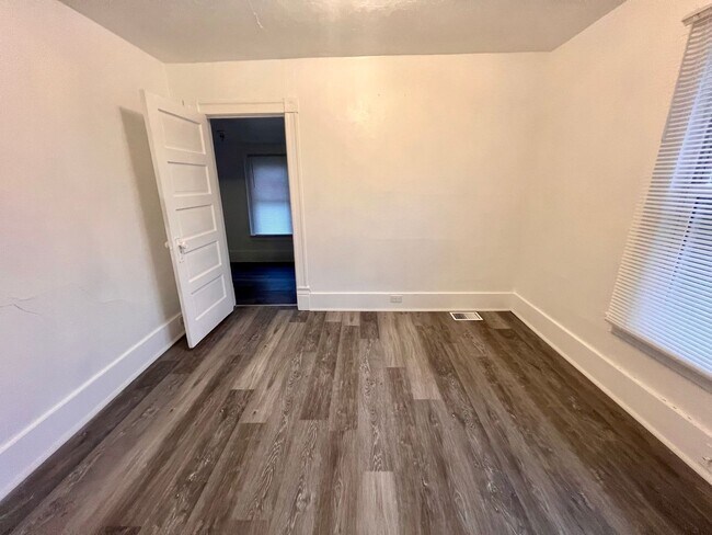 Building Photo - 40-42 Seminole Avenue