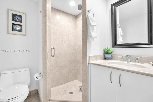 Building Photo - 1331 Brickell Bay Dr