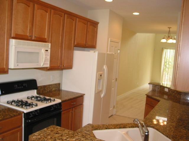 Building Photo - 539 Hedgewood Dr