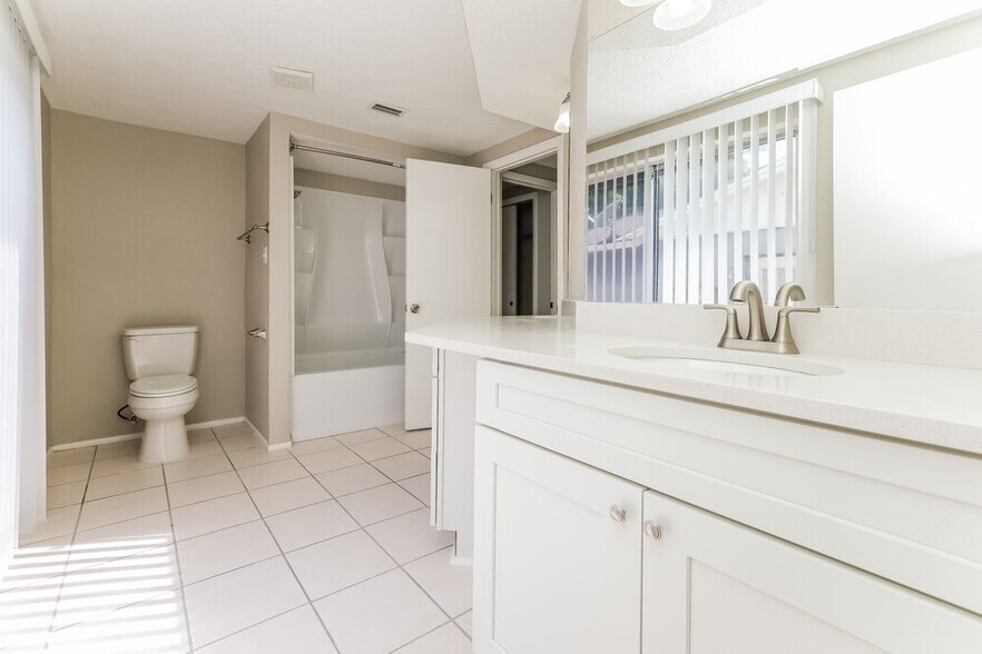 Building Photo - 7043 Fireside Dr