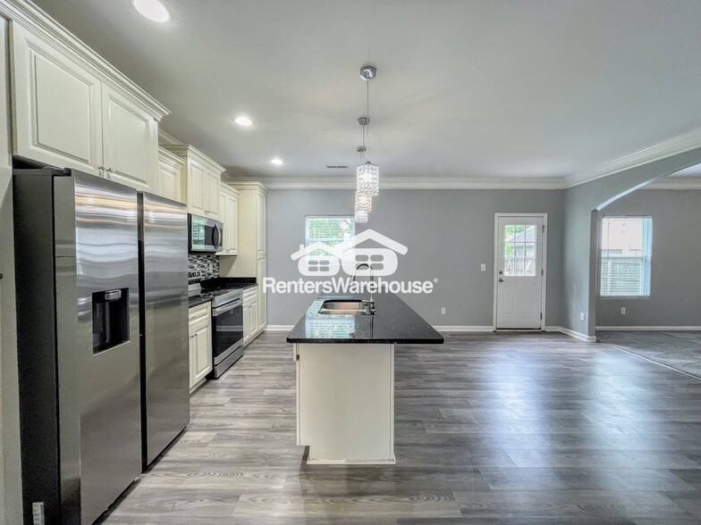 Building Photo - 3925 Krick St